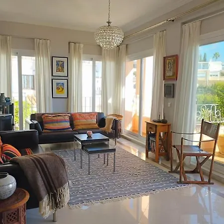 Amazing 3 Bedroom Townhouse Close To Burriana, 公寓 内尔哈