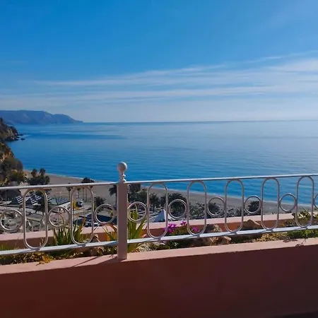 شقة Amazing 3 Bedroom Townhouse Close To Burriana, نيرخا