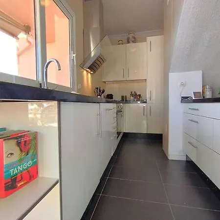 Amazing 3 Bedroom Townhouse Close To Burriana, نيرخا