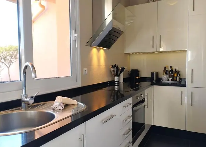 Amazing 3 Bedroom Townhouse Close To Burriana, Nerja