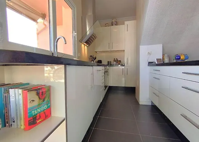 Amazing 3 Bedroom Townhouse Close To Burriana, 内尔哈