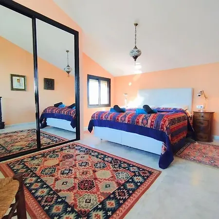 Amazing 3 Bedroom Townhouse Close To Burriana, Апартаменты *