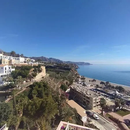 Апартаменты Amazing 3 Bedroom Townhouse Close To Burriana, Нерха